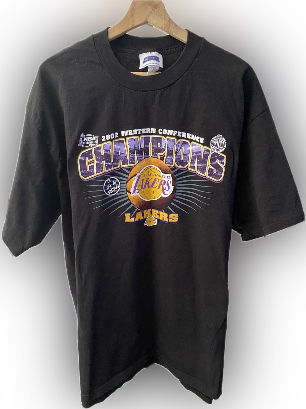 Vintage Los Angeles Lakers 2002 Western Conference Champions' Tee